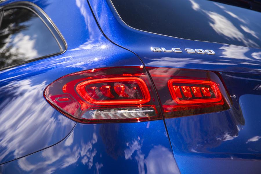 Детали экстерьера Mercedes-Benz GLC300 4Matic AMG Line (X253) 2019 года  (NA) (фото 33 из 74)